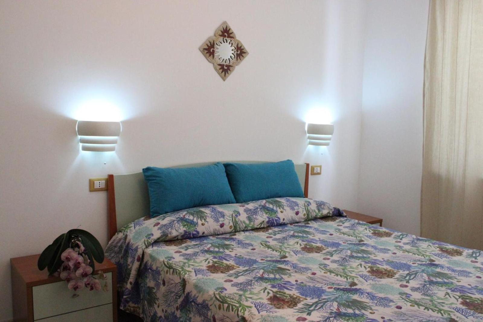 Graceland And Bed & Breakfast *