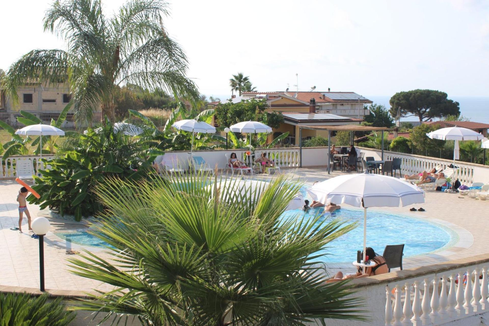 Graceland And Capo Vaticano