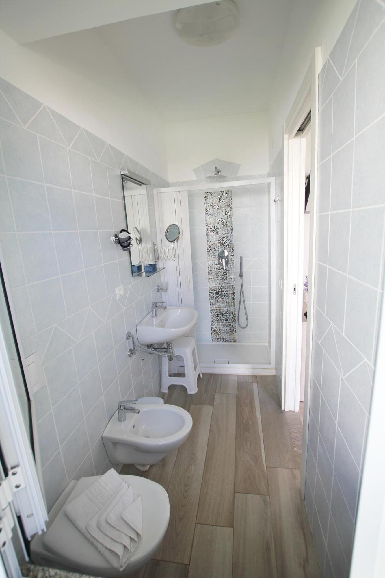 Graceland And Bed & Breakfast Capo Vaticano